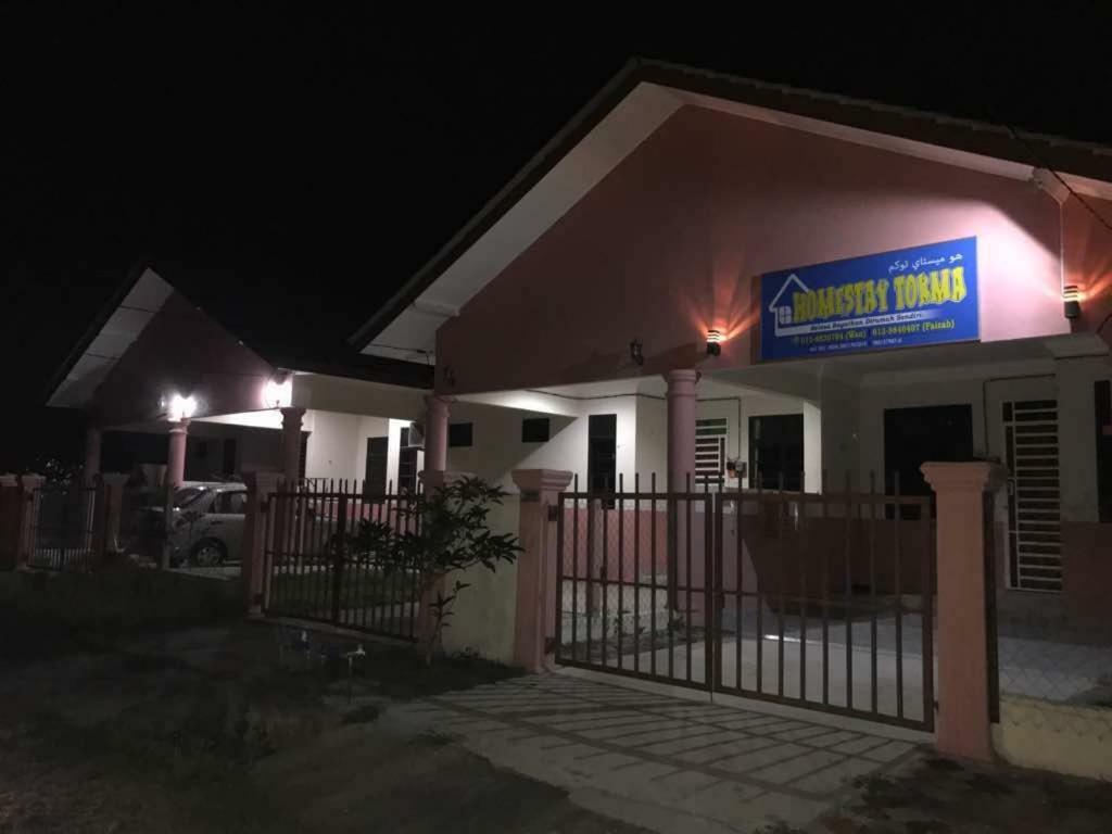 Homestay Tok Ma 1 Alur Tuman Marang Eksteriør bilde